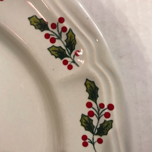 Set Of 4 Vintage Gibson “Holiday Cardinal” Plates 8” - Picture 5 of 7